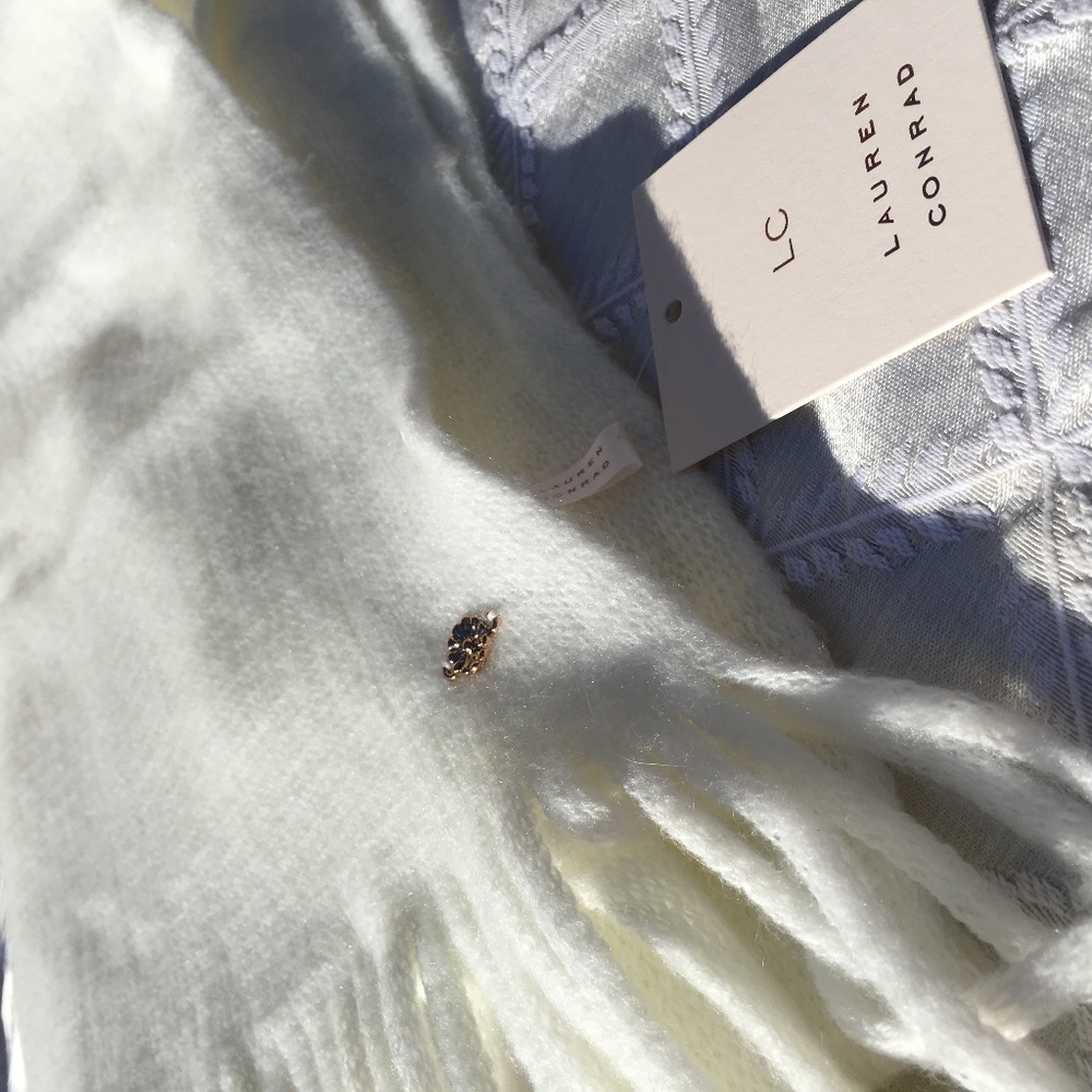 💕 Lauren Conrad Scarf